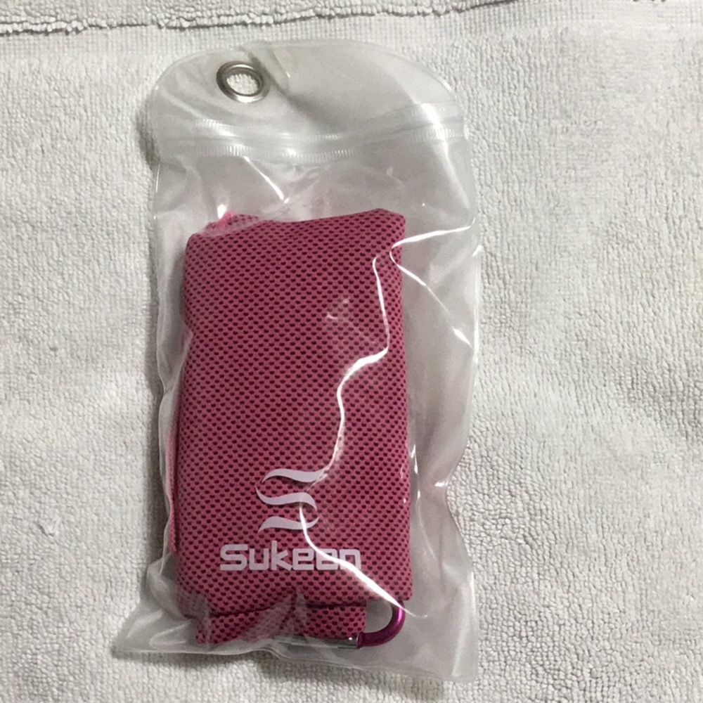 NWT Sukeen Cool Power Towel